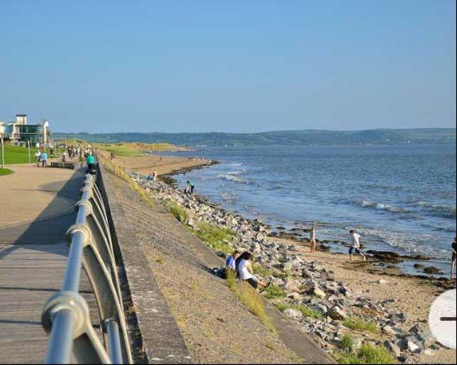 Beach Front Ground Floor Apartment Llanelli Buitenkant foto